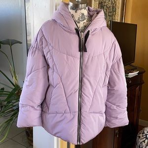 Free people. Puffy jacket. Excellent condition.